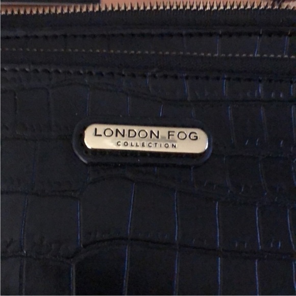 London Fog Black Wristlet Reptile Look - Picture 2 of 4